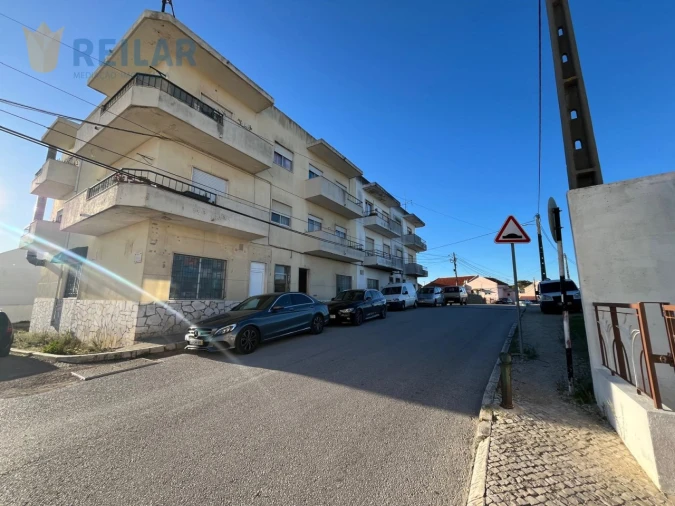 Loja para Arrendamento em Camarate, Unhos e Apelação Foto 1