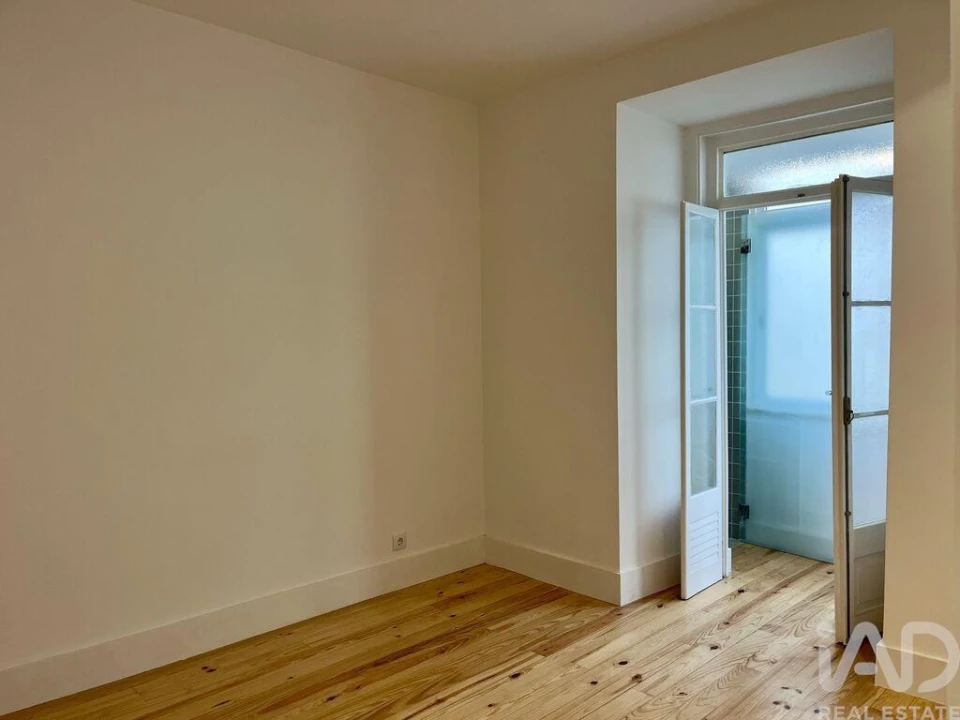 Apartamento T2 para Venda em Arroios Foto 11