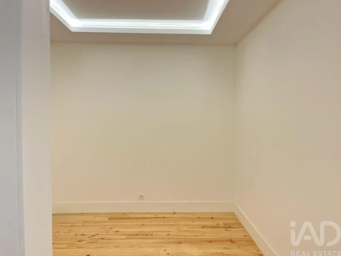 Apartamento T2 para Venda em Arroios Foto 10