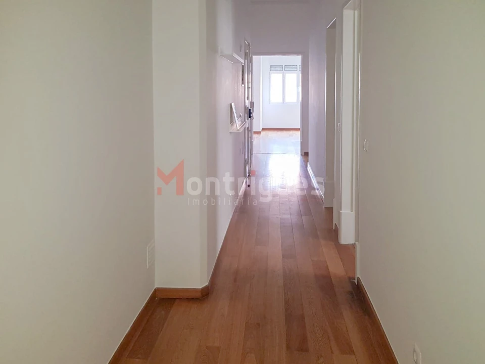 Apartamento T4 para Arrendamento em Avenidas Novas Foto 5