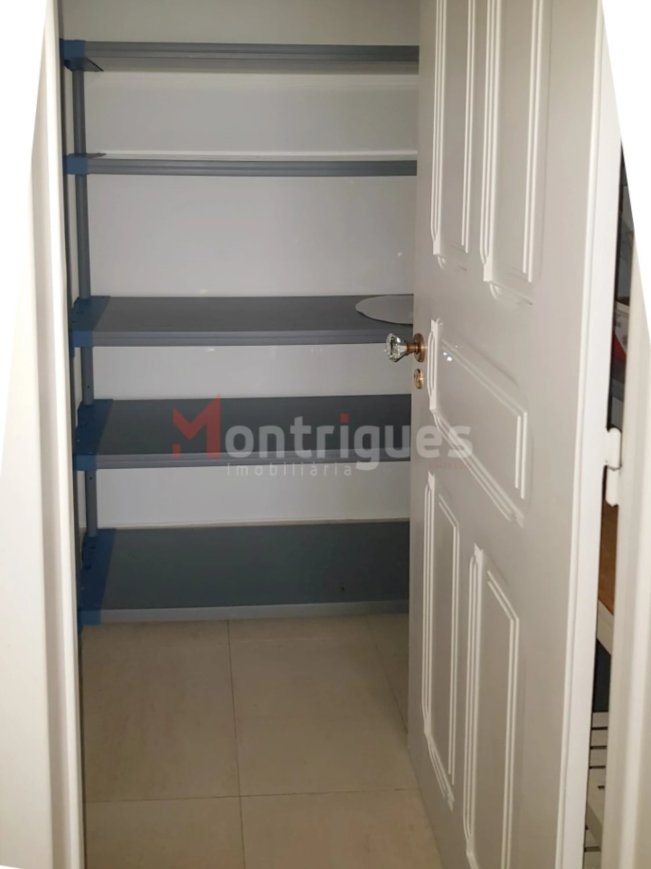 Apartamento T4 para Arrendamento em Avenidas Novas Foto 9