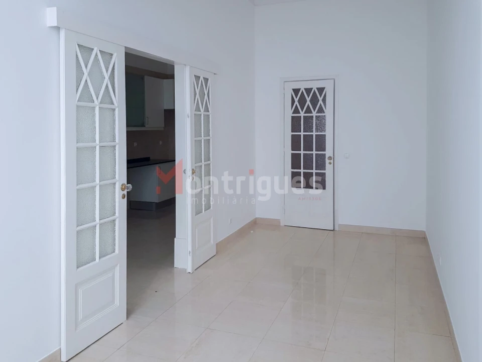 Apartamento T4 para Arrendamento em Avenidas Novas Foto 10