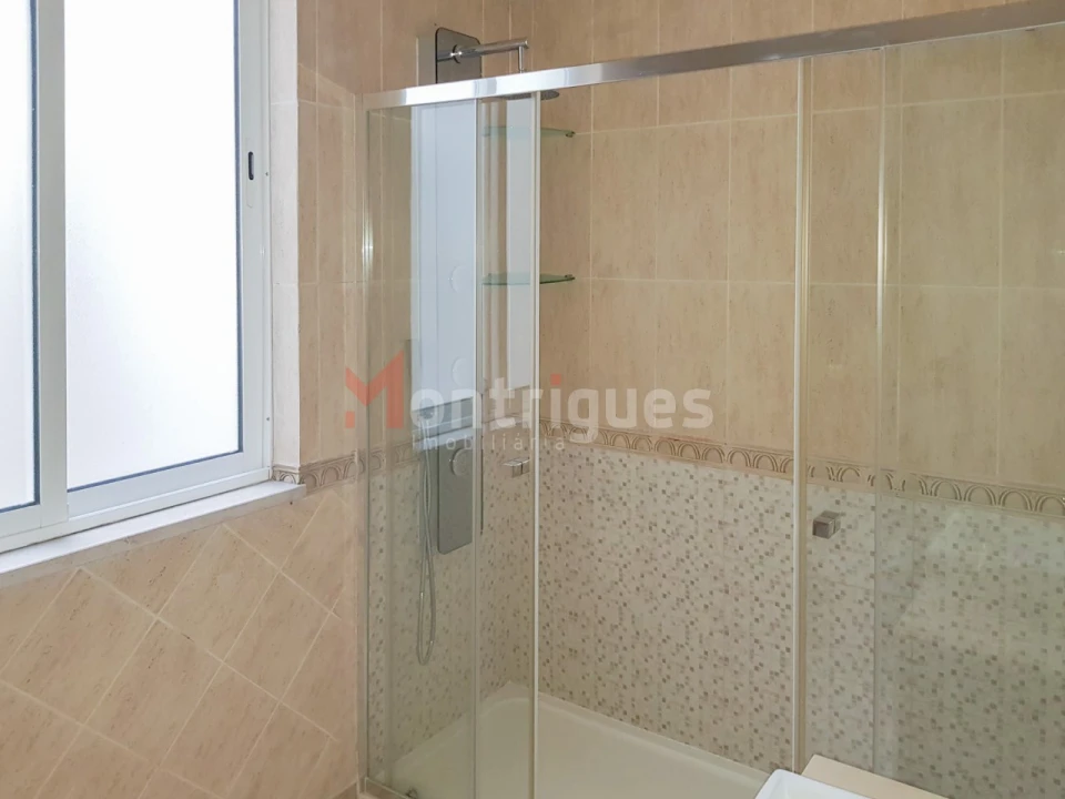 Apartamento T4 para Arrendamento em Avenidas Novas Foto 17