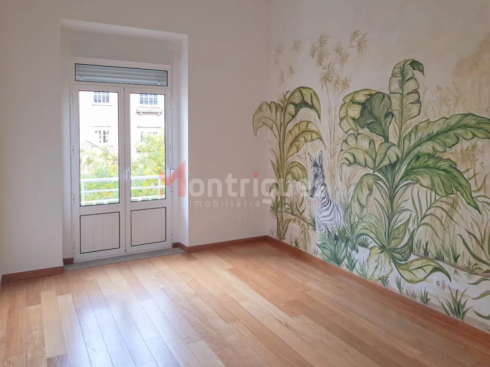 Apartamento T4 para Arrendamento em Avenidas Novas Foto 22