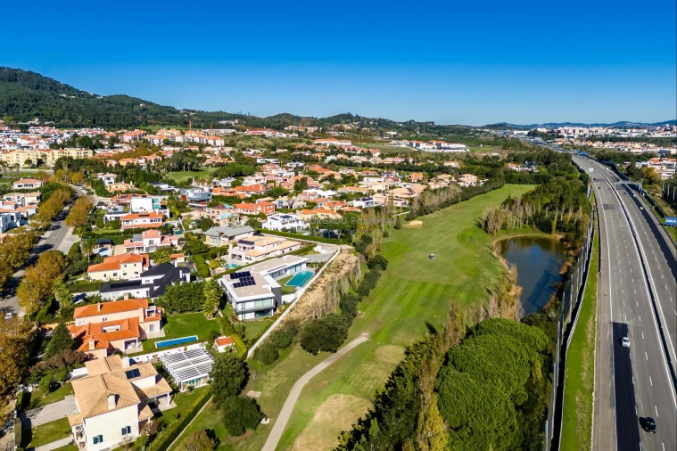 Moradia T4 para Venda em Agualva e Mira-Sintra Foto 90