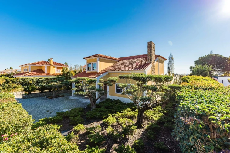 Moradia T4 para Venda em Agualva e Mira-Sintra Foto 3