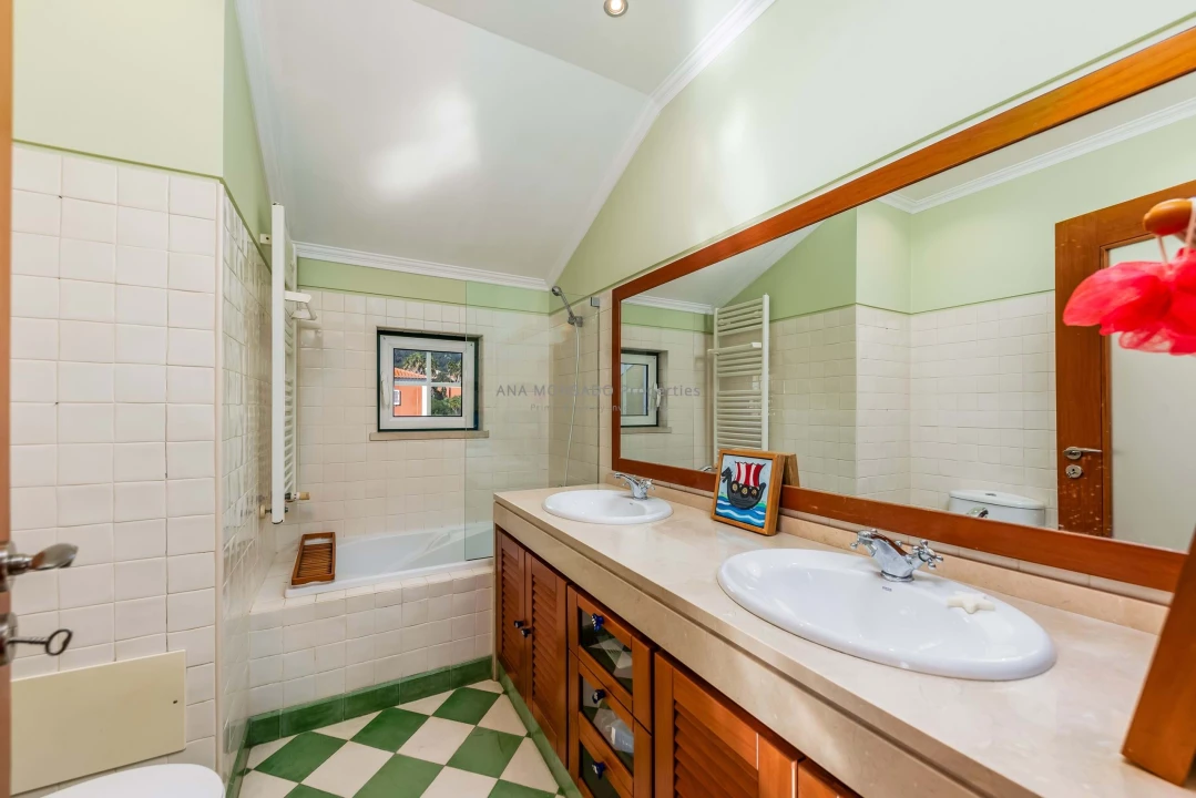 Moradia T4 para Venda em Agualva e Mira-Sintra Foto 52