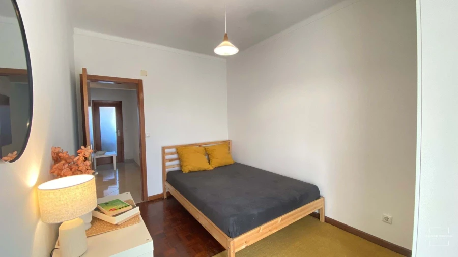 Apartamento T2 para Venda em Algueirão-Mem Martins Foto 9