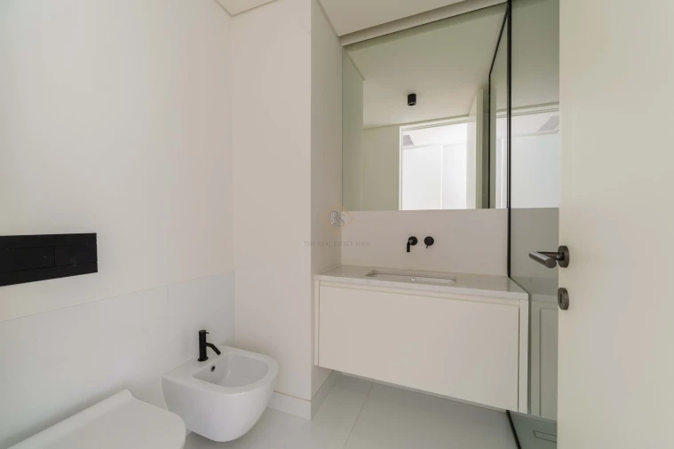 Apartamento T2 para Arrendamento em Santo António Foto 9