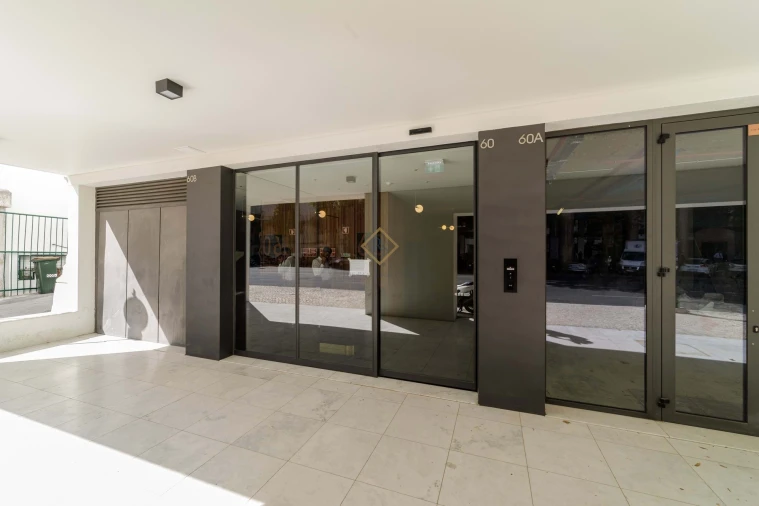 Apartamento T2 para Arrendamento em Santo António Foto 15