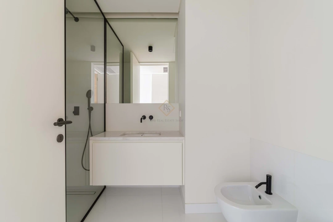 Apartamento T2 para Arrendamento em Santo António Foto 10