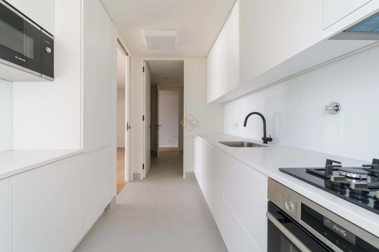 Apartamento T4 para Arrendamento em Santo António Foto 7