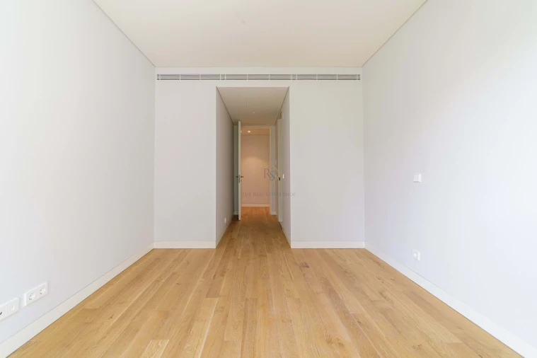 Apartamento T4 para Arrendamento em Santo António Foto 25