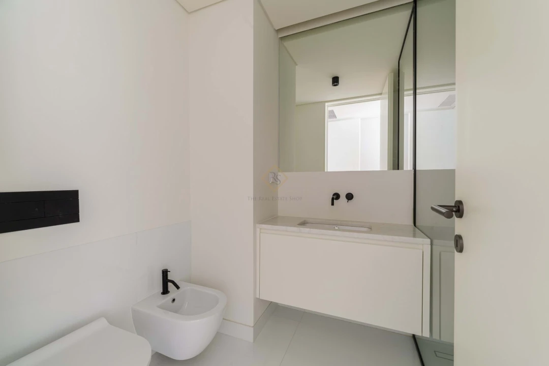 Apartamento T4 para Arrendamento em Santo António Foto 15