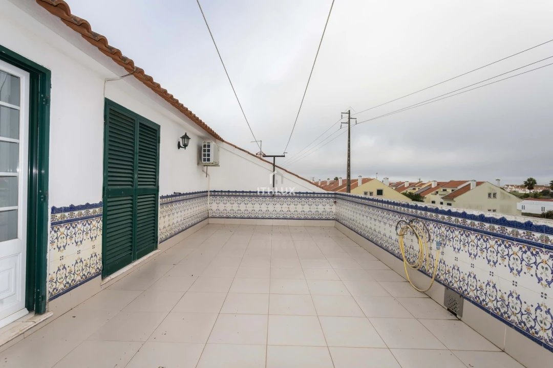 Moradia T4 para Venda em Benavente Foto 49