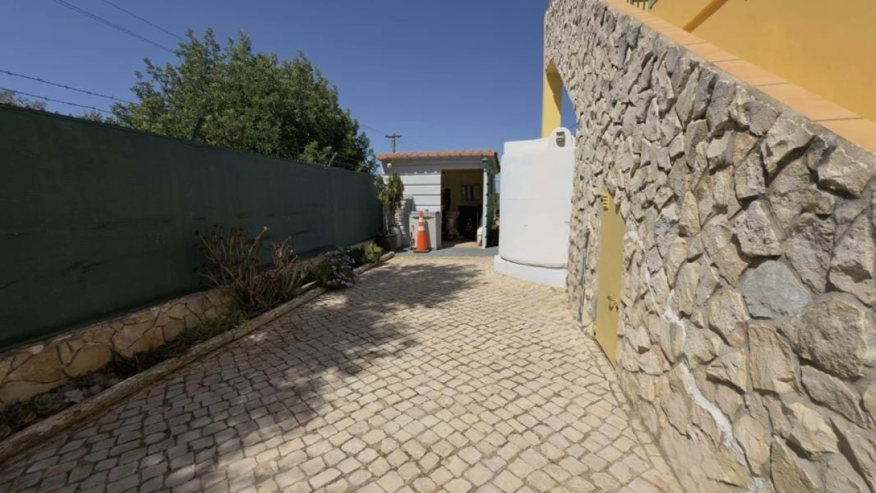 Moradia T2 para Venda em Loule (São Sebastião) Foto 16