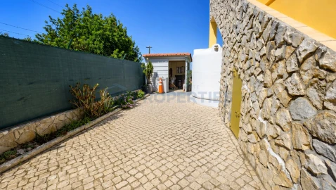 Moradia T2 para Venda em Loule (São Sebastião)