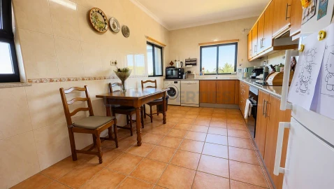 Moradia T2 para Venda em Loule (São Sebastião)
