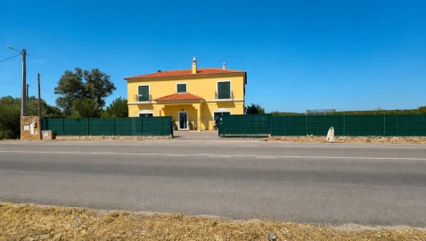 Moradia T2 para Venda em Loule (São Sebastião)