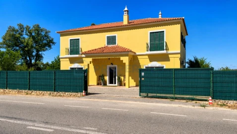Moradia T2 para Venda em Loule (São Sebastião)