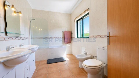 Moradia T2 para Venda em Loule (São Sebastião)