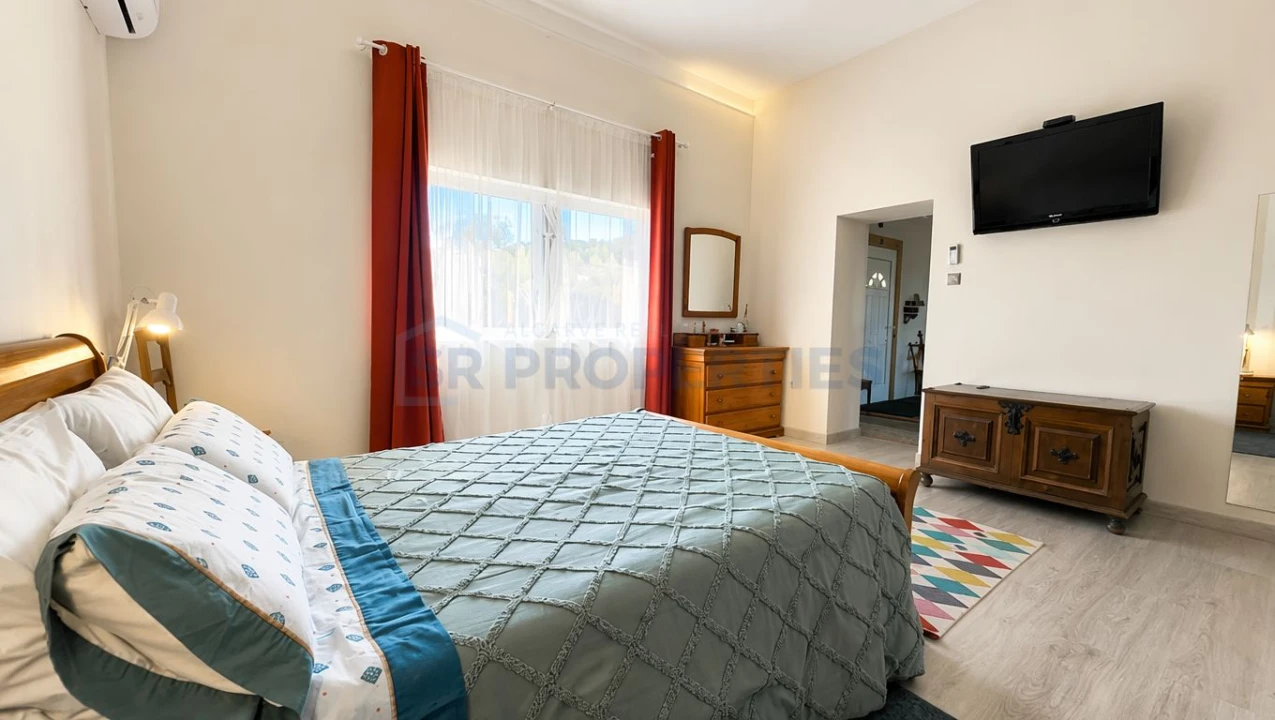 Moradia T2 para Venda em Loule (São Sebastião) Foto 3