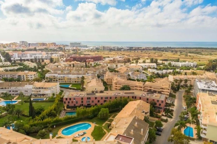 Apartamento T1 para Venda em Quarteira Foto 26