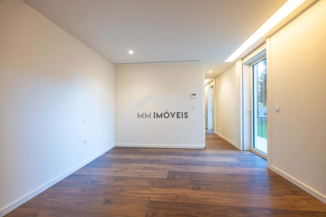 Apartamento T1 para Venda em Paranhos Foto 3