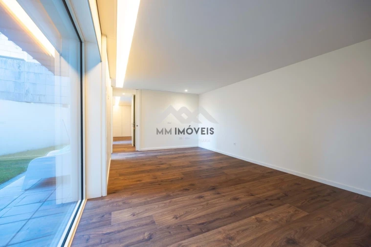 Apartamento T1 para Venda em Paranhos Foto 21