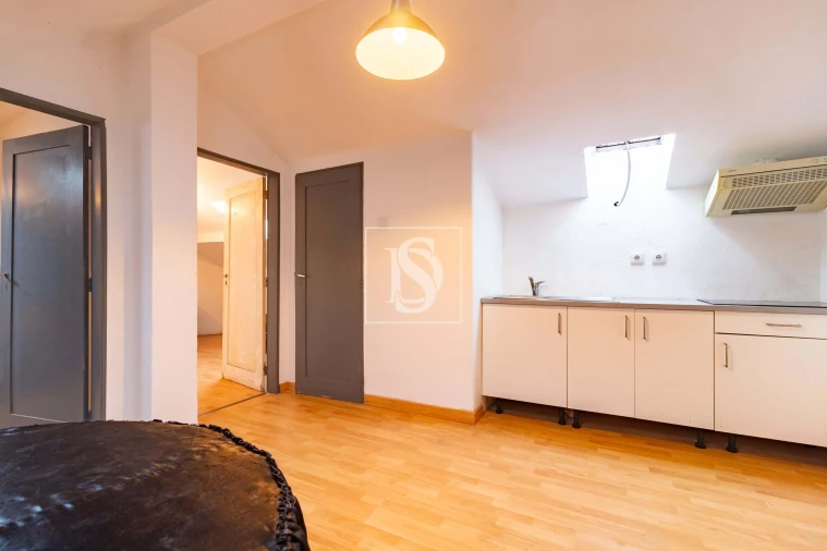 Apartamento T4 para Venda em Santo Antonio dos Olivais Foto 6