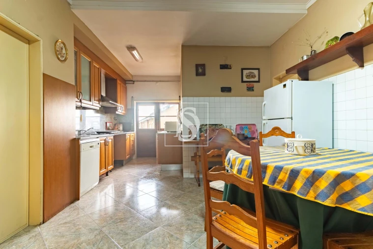 Apartamento T4 para Venda em Santo Antonio dos Olivais Foto 5