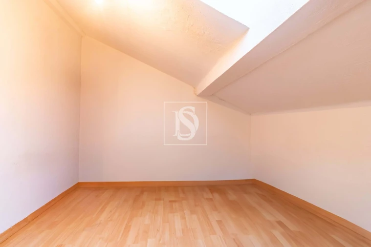 Apartamento T4 para Venda em Santo Antonio dos Olivais Foto 20