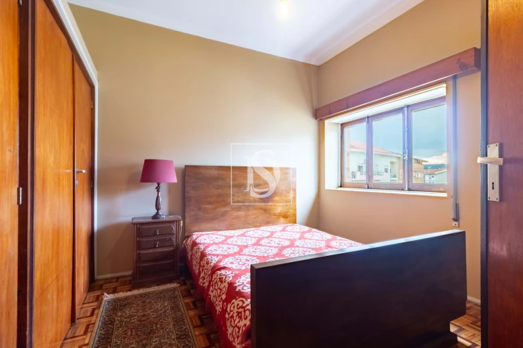 Apartamento T4 para Venda em Santo Antonio dos Olivais Foto 2