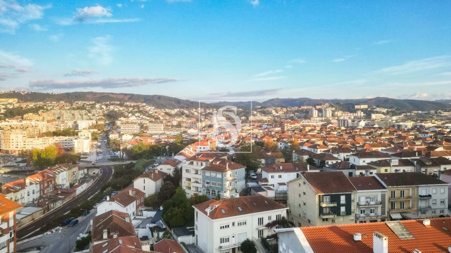 Apartamento T4 para Venda em Santo Antonio dos Olivais Foto 9