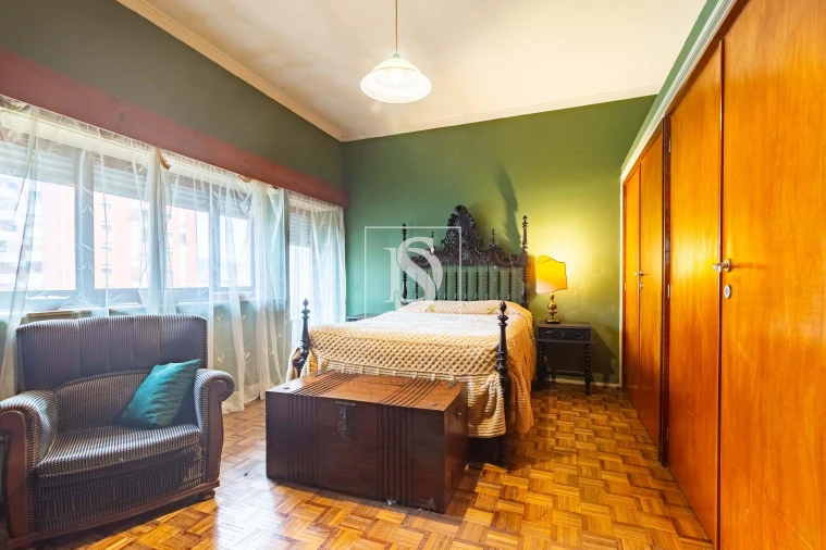 Apartamento T4 para Venda em Santo Antonio dos Olivais Foto 4