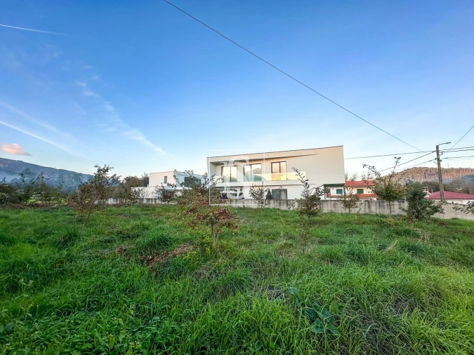 Terreno para Venda em Balugães Foto 3