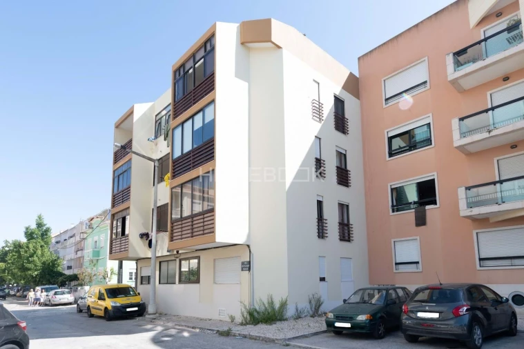 Apartamento T1 para Venda em Costa da Caparica Foto 19
