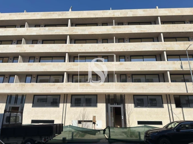 Apartamento T2 para Venda em Creixomil Foto 29