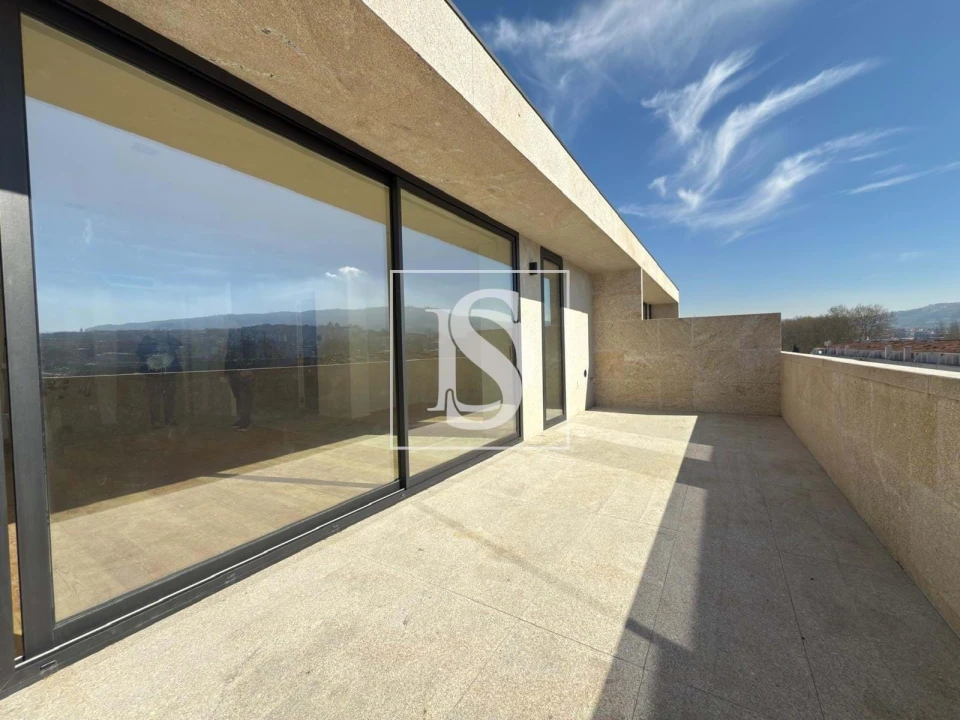 Apartamento T2 para Venda em Creixomil Foto 1