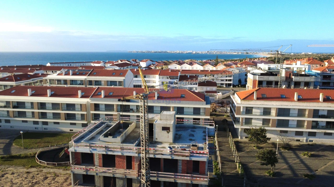 Apartamento T3 para Venda em Atouguia da Baleia Foto 15