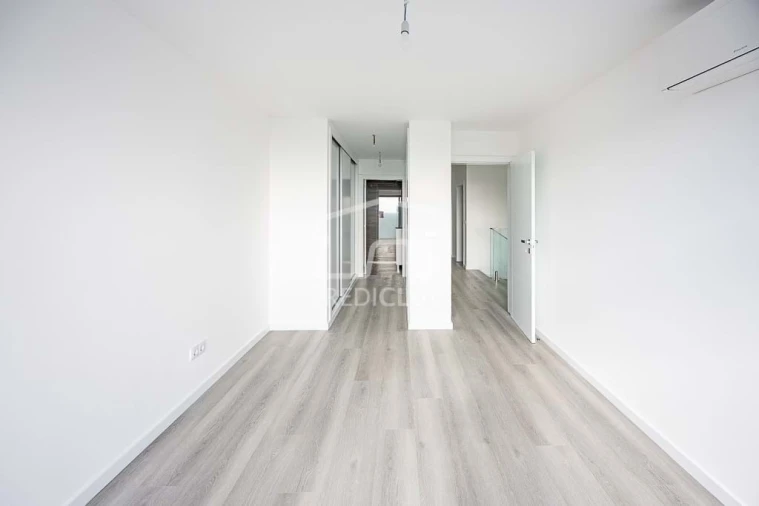 Moradia T3 para Venda em Santo Antonio Foto 9