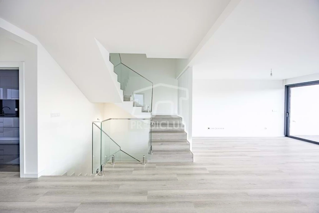 Moradia T3 para Venda em Santo Antonio Foto 17