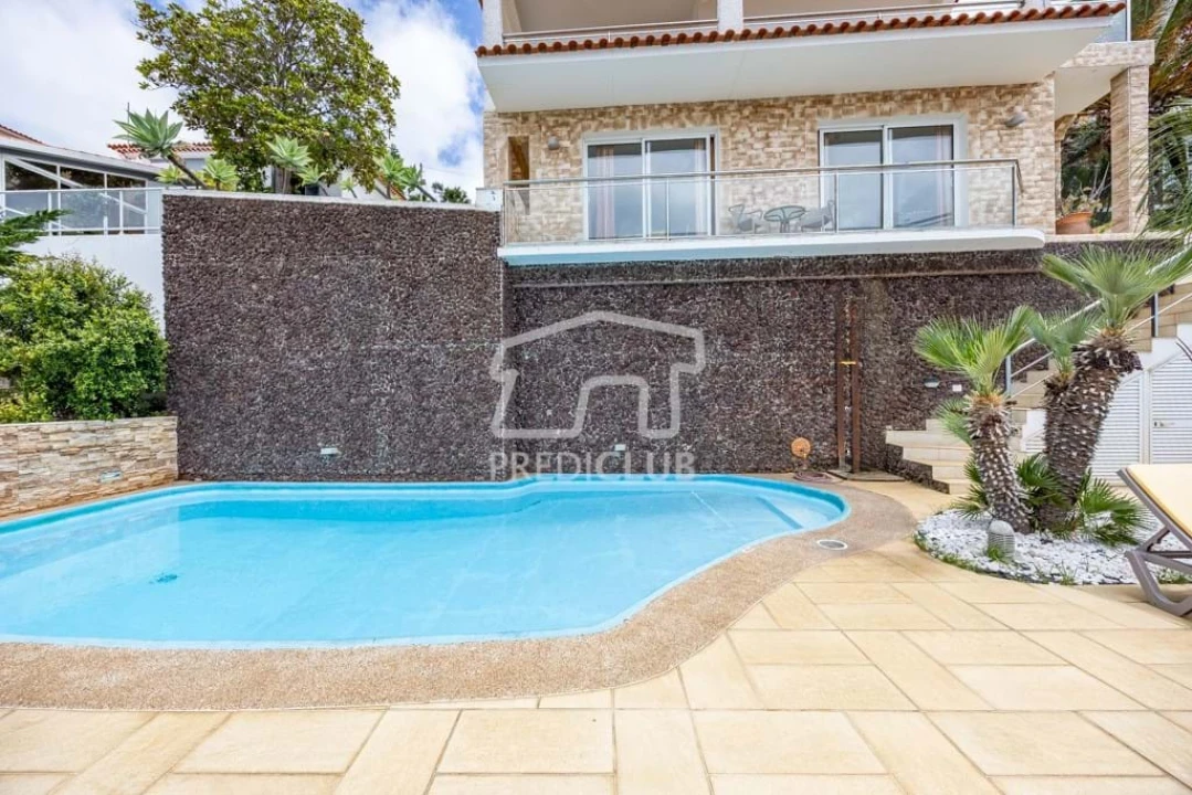 Moradia T6 para Venda em Caniço Foto 49