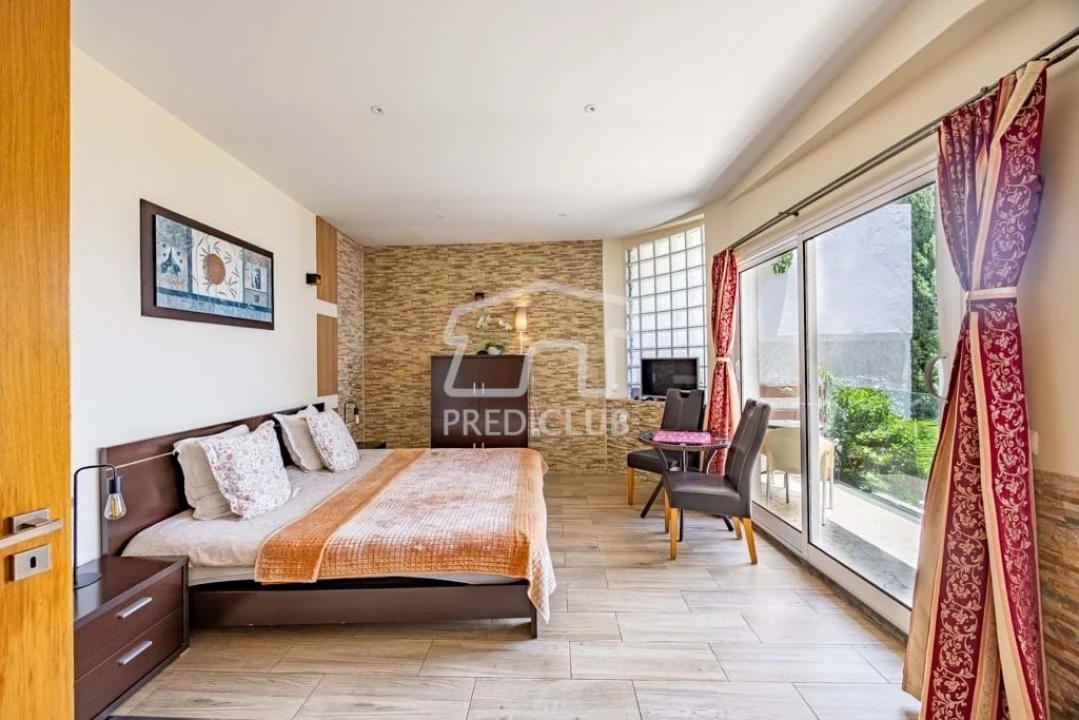 Moradia T6 para Venda em Caniço Foto 70