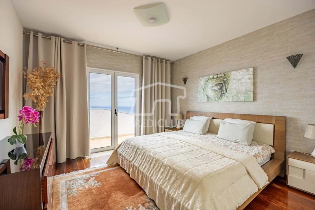 Moradia T6 para Venda em Caniço Foto 14