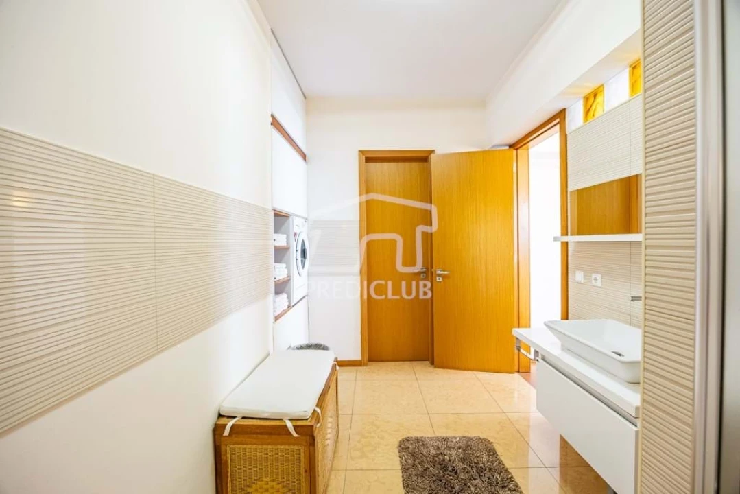 Moradia T6 para Venda em Caniço Foto 65