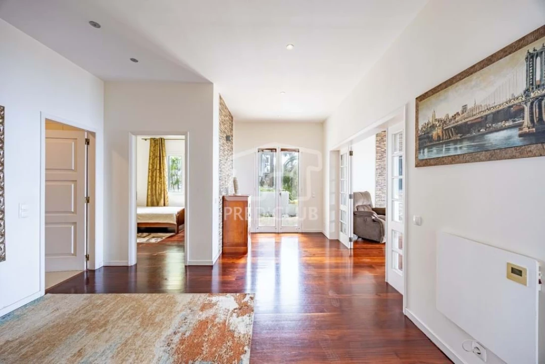 Moradia T6 para Venda em Caniço Foto 27