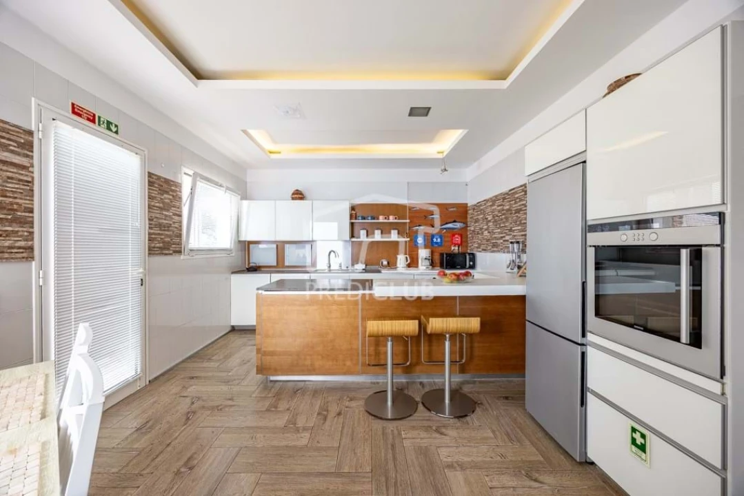 Moradia T6 para Venda em Caniço Foto 43