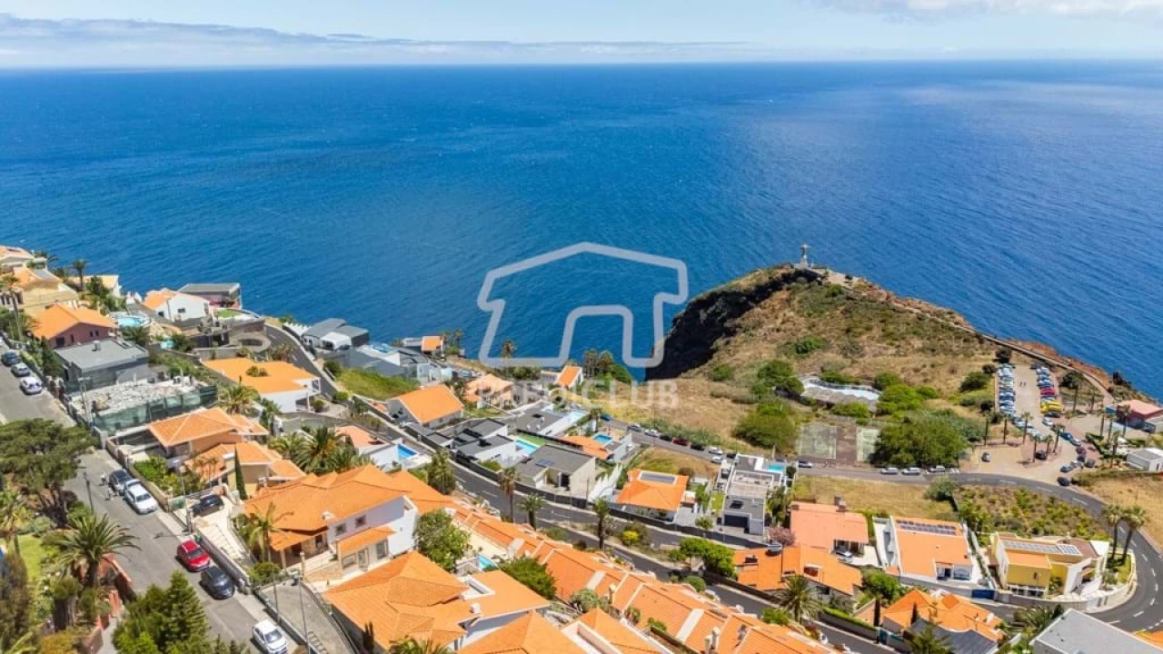 Moradia T6 para Venda em Caniço Foto 88