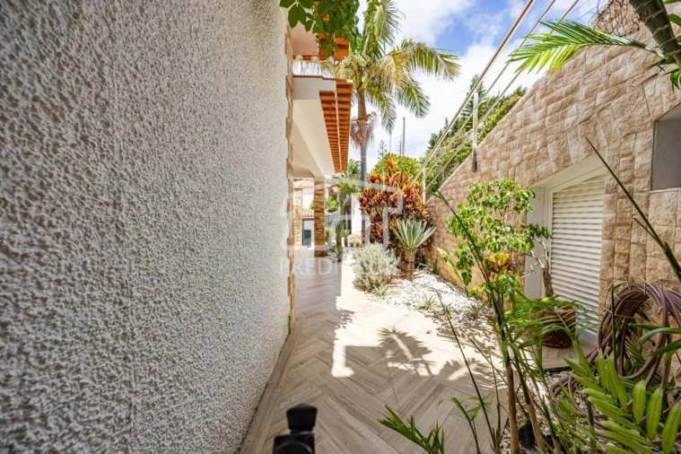 Moradia T6 para Venda em Caniço Foto 52